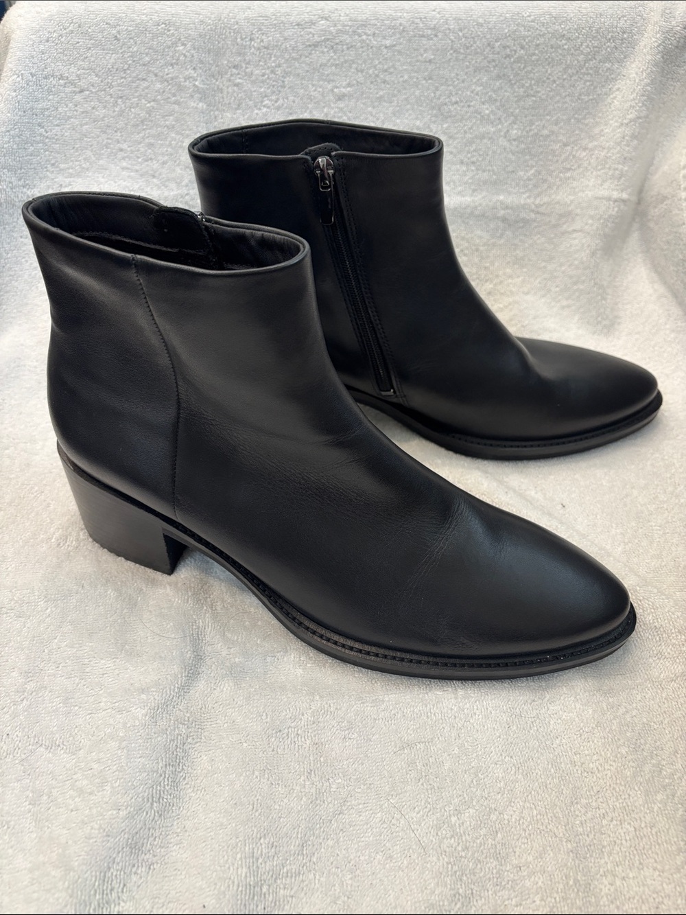 Ecco Black Leather Ankle Booties